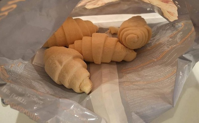 ピカールミニクロワッサン袋のなか